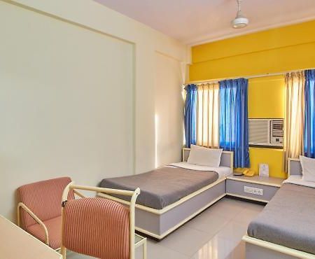 Hotel Aditya Rajkot Εξωτερικό φωτογραφία