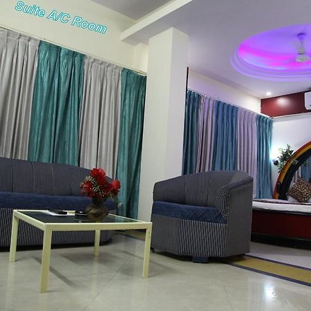 Hotel Aditya Rajkot Εξωτερικό φωτογραφία