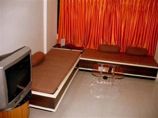Hotel Aditya Rajkot Εξωτερικό φωτογραφία