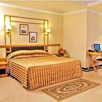 Hotel Aditya Rajkot Εξωτερικό φωτογραφία